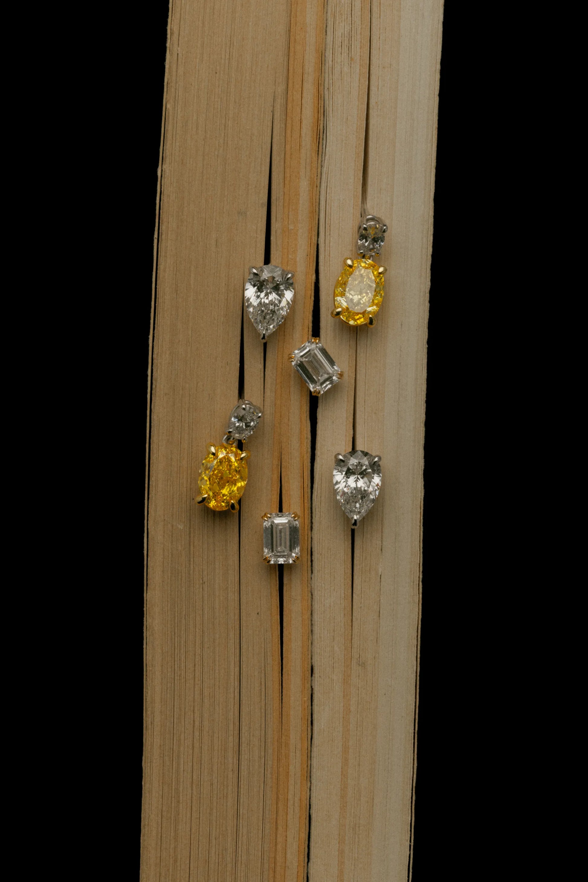 Signature Studs Earrings - Double Prong